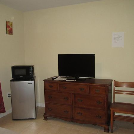Misquamicut Beach Front Inn 韦斯特利 外观 照片