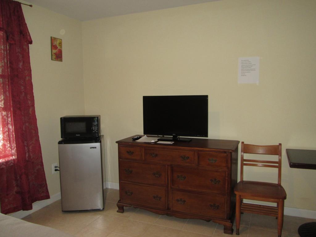 Misquamicut Beach Front Inn 韦斯特利 外观 照片