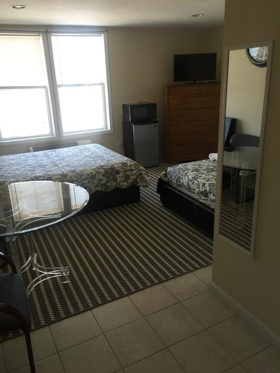 Misquamicut Beach Front Inn 韦斯特利 外观 照片