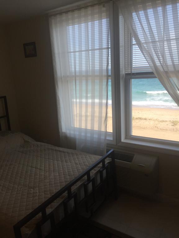 Misquamicut Beach Front Inn 韦斯特利 外观 照片