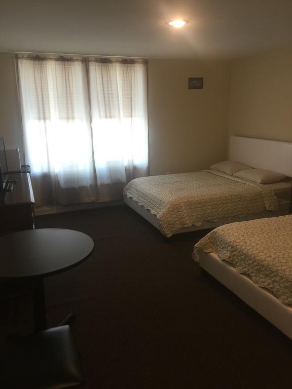 Misquamicut Beach Front Inn 韦斯特利 外观 照片