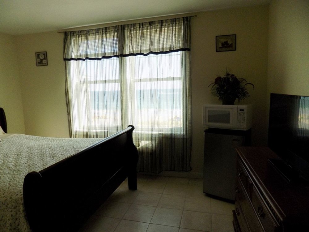 Misquamicut Beach Front Inn 韦斯特利 外观 照片