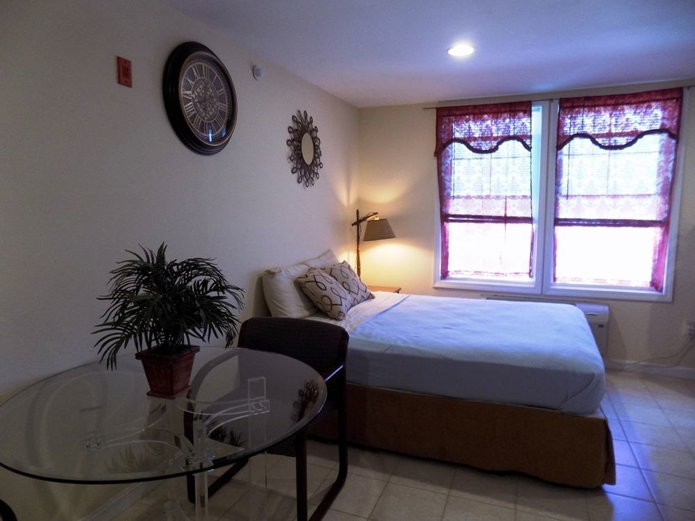 Misquamicut Beach Front Inn 韦斯特利 外观 照片