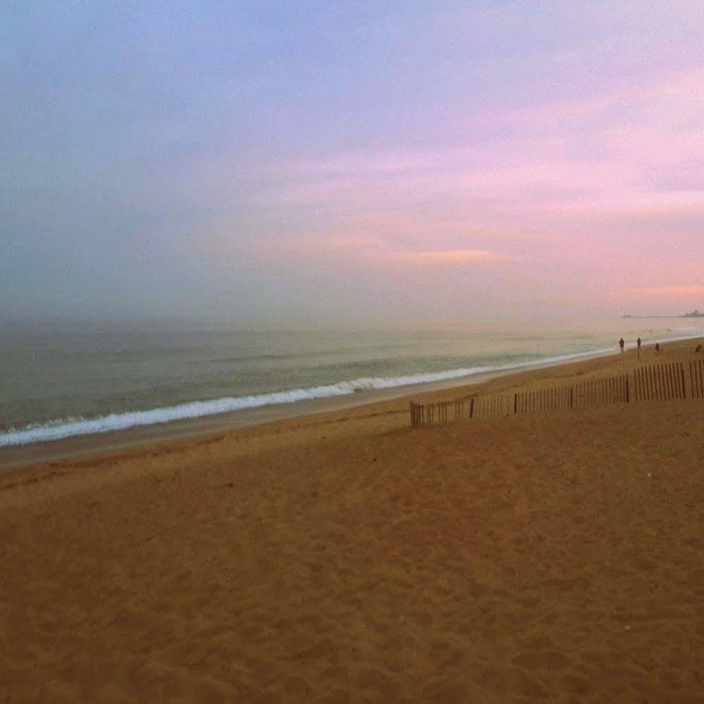 Misquamicut Beach Front Inn 韦斯特利 外观 照片