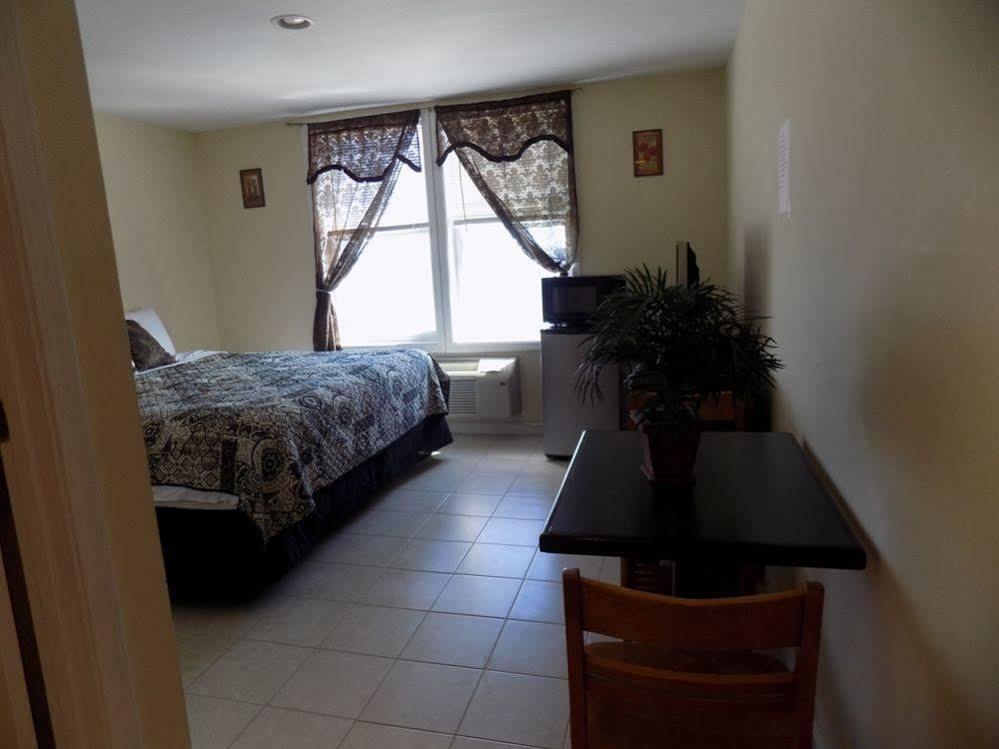 Misquamicut Beach Front Inn 韦斯特利 外观 照片