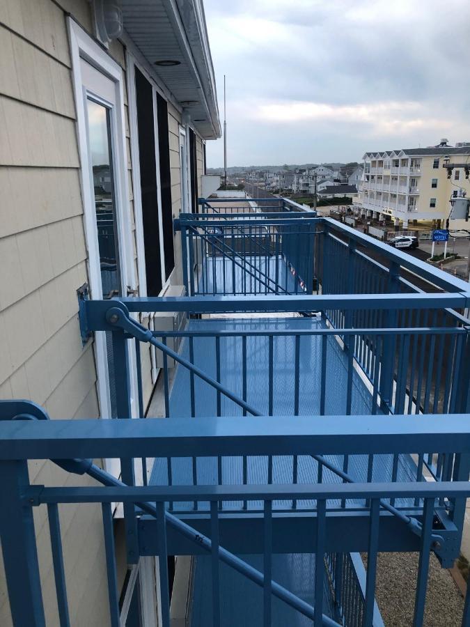 Misquamicut Beach Front Inn 韦斯特利 外观 照片
